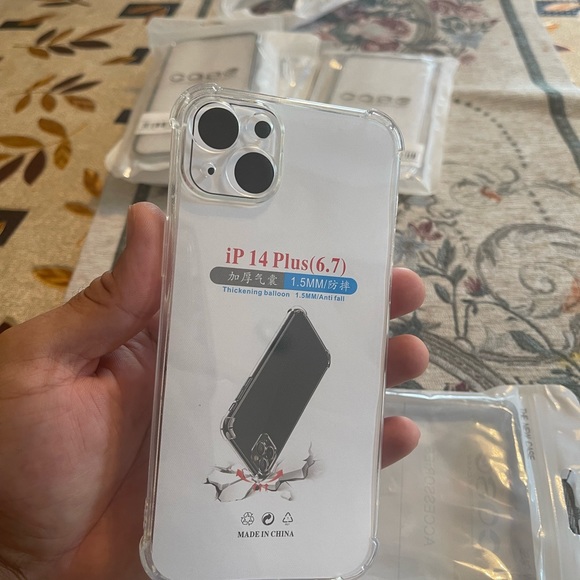 iPhone 14 plus - Picture 2 of 4